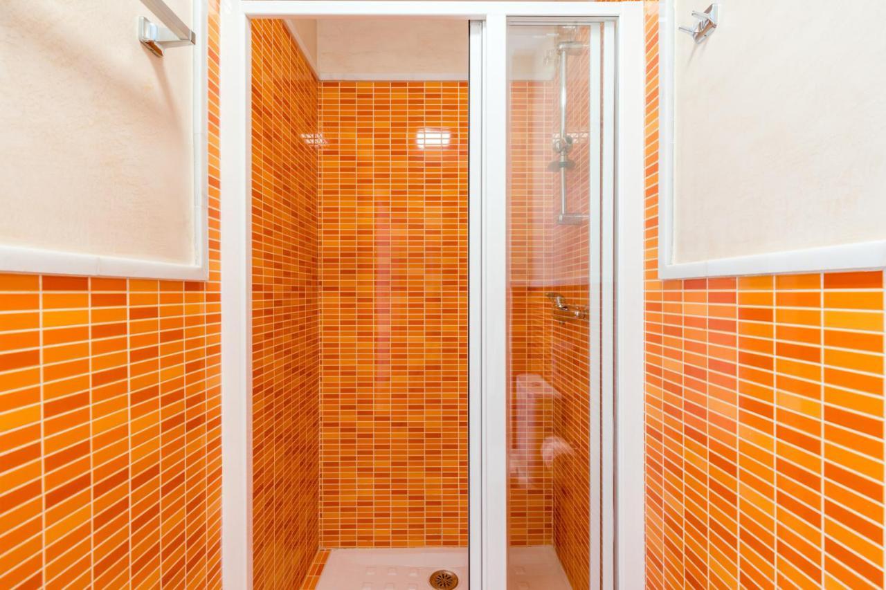 Veoapartment Ciriaco Seville Ngoại thất bức ảnh